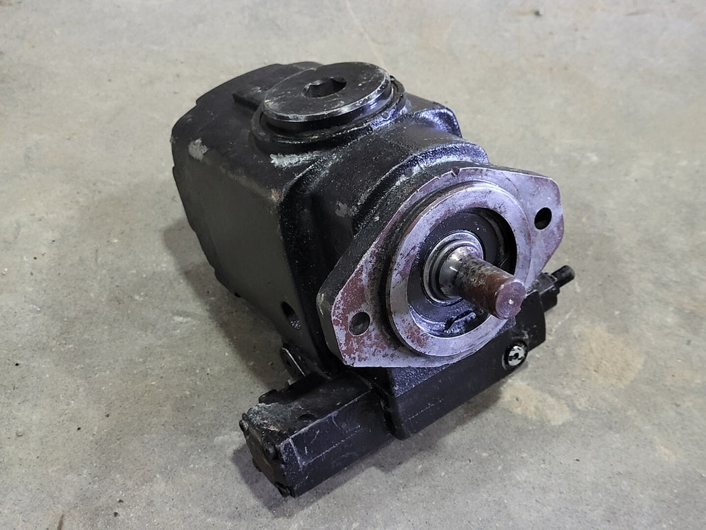 OILGEAR Variable Displacement Piston Pump PVWJ-022-A1UV-RSAY-P-1NNSN
