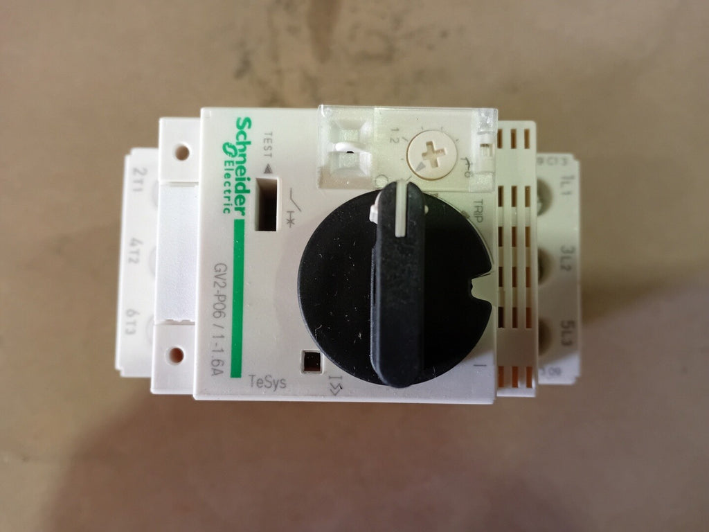 SCHNEIDER ELECTRIC 1.6 Amp, 3 Pole, 600 volts Manual Motor Starter Selector Switch GV2P06