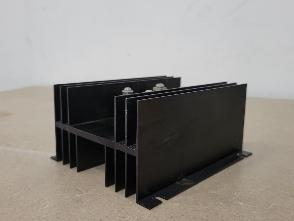 OPTO 22 25 Amp DC Control Solid State Relay 240D25 w/ Heat Sink