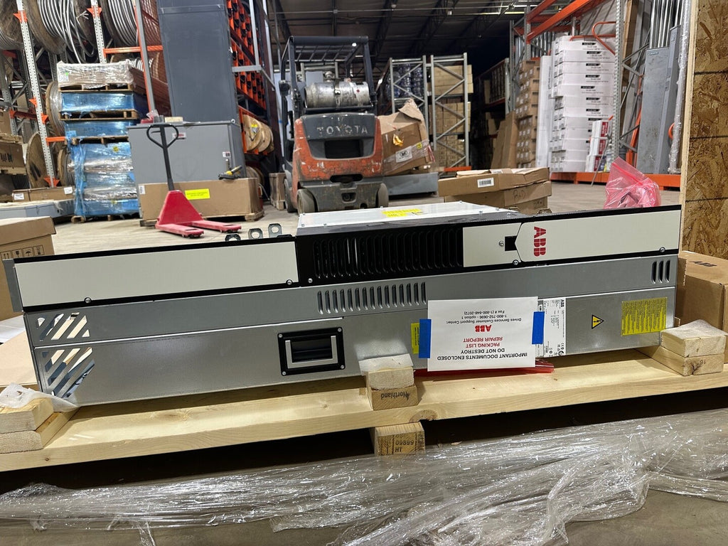 ABB 400 hp, 690 volts VFD ABB ACS880-04-370A-7 w/ Additional components