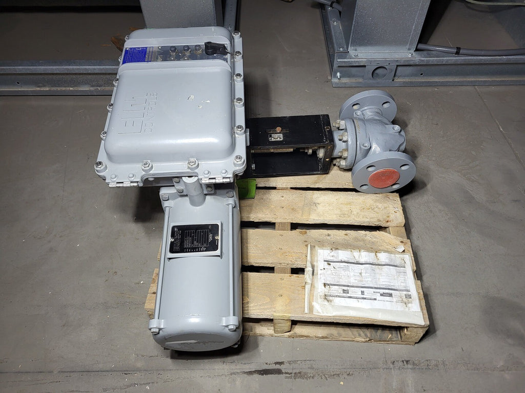 EMERSON M2CP Electric Valve Actuators 1CAA-4 w/ 1-1/2" Class 300 Control Valve