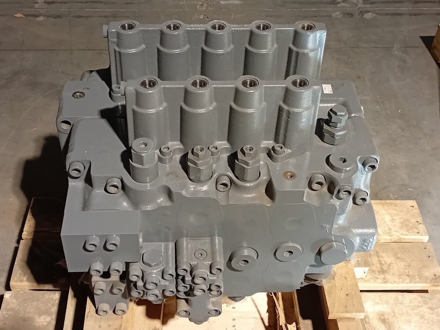 変更分。 JOHN DEERE Control Valve YA00000517 fits ZX850