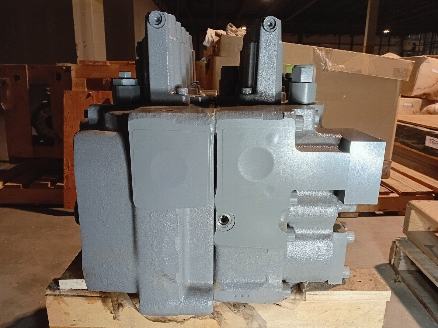 変更分。 JOHN DEERE Control Valve YA00000517 fits ZX850