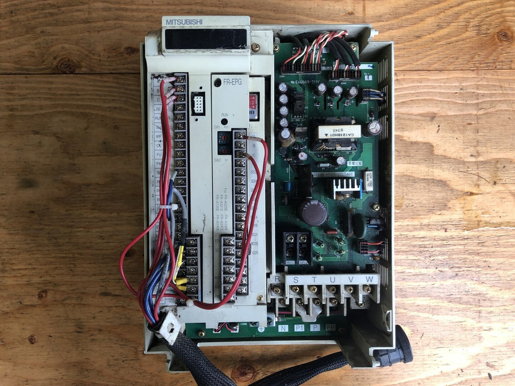 MITSUBISHI 5 hp, 575 Volts, 3-Phase VFD Inverter FR-A260-3.7K-UL