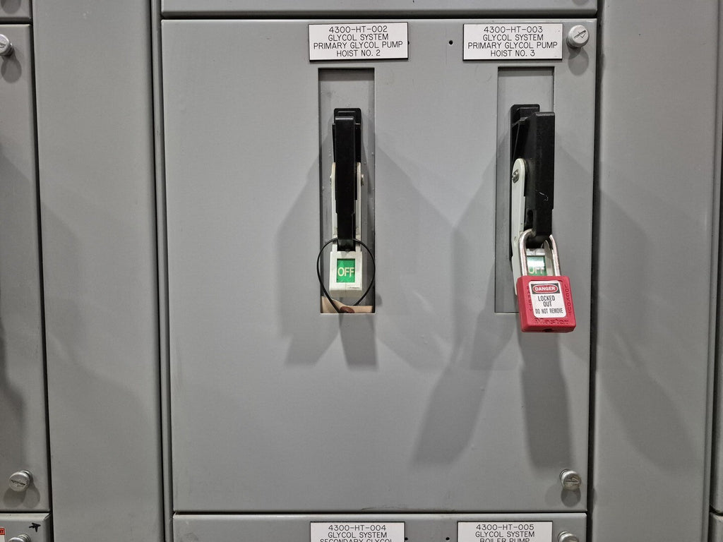 SIEMENS 15 Amp 3 Poles 600 Volts Circuit Breaker CED63B015, MCC Bucket