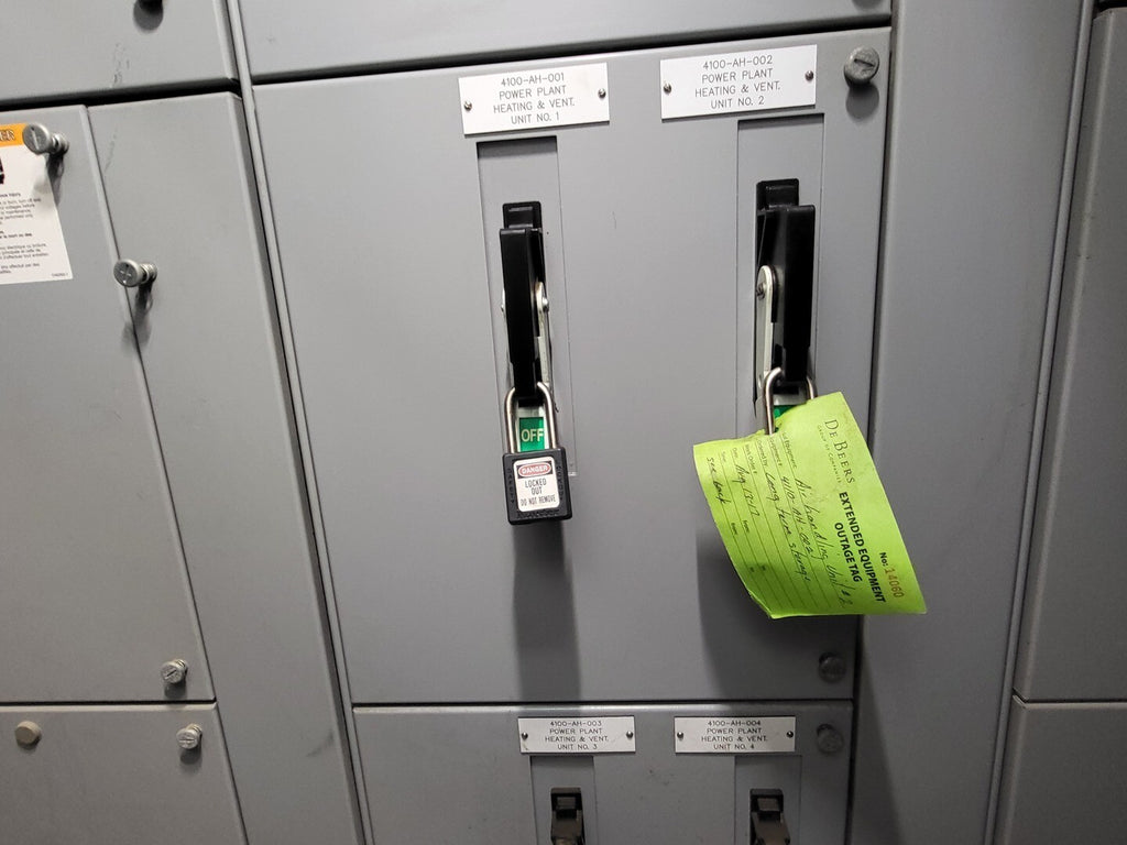 SIEMENS 40 Amp 3 Poles 600 Volts 3Ph Circuit Breaker CED63B040 MCC Bucket