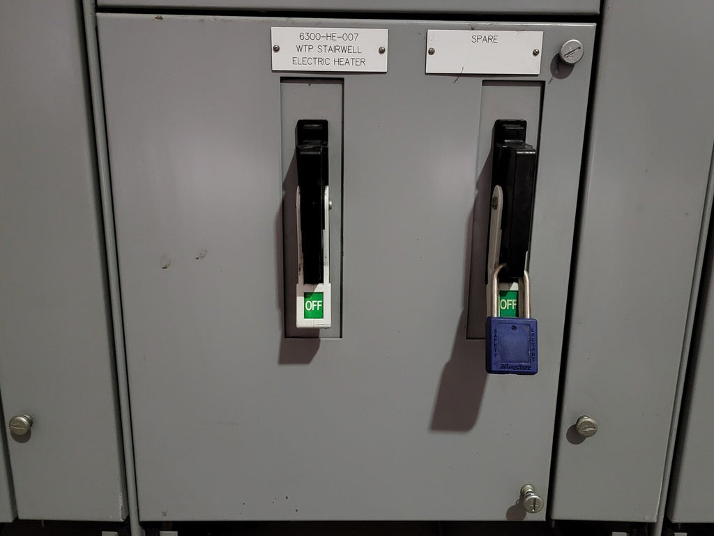 SIEMENS 15 Amp 3 Poles 600 Volts 3Ph Circuit Breaker CFD63B015, MCC Bucket