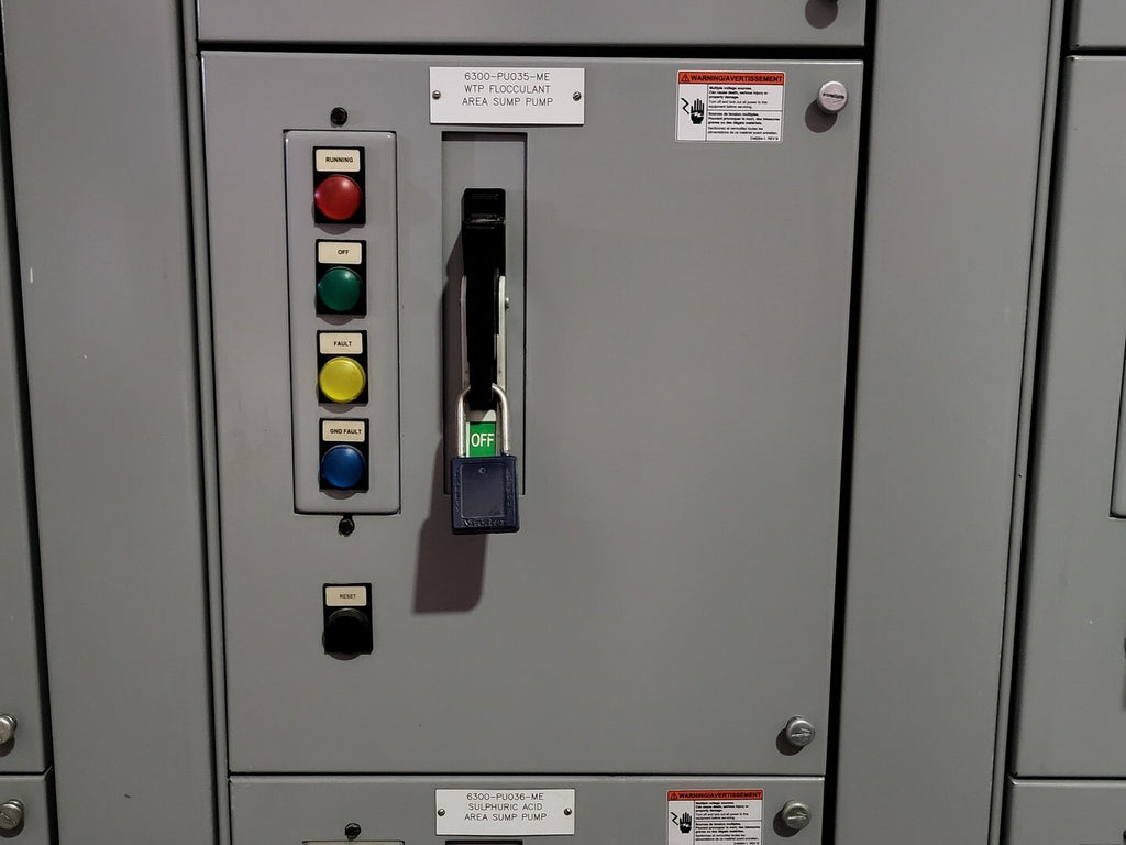 SIEMENS 3 hp 600V 3-Ph Motor Control Center Bucket 02FG