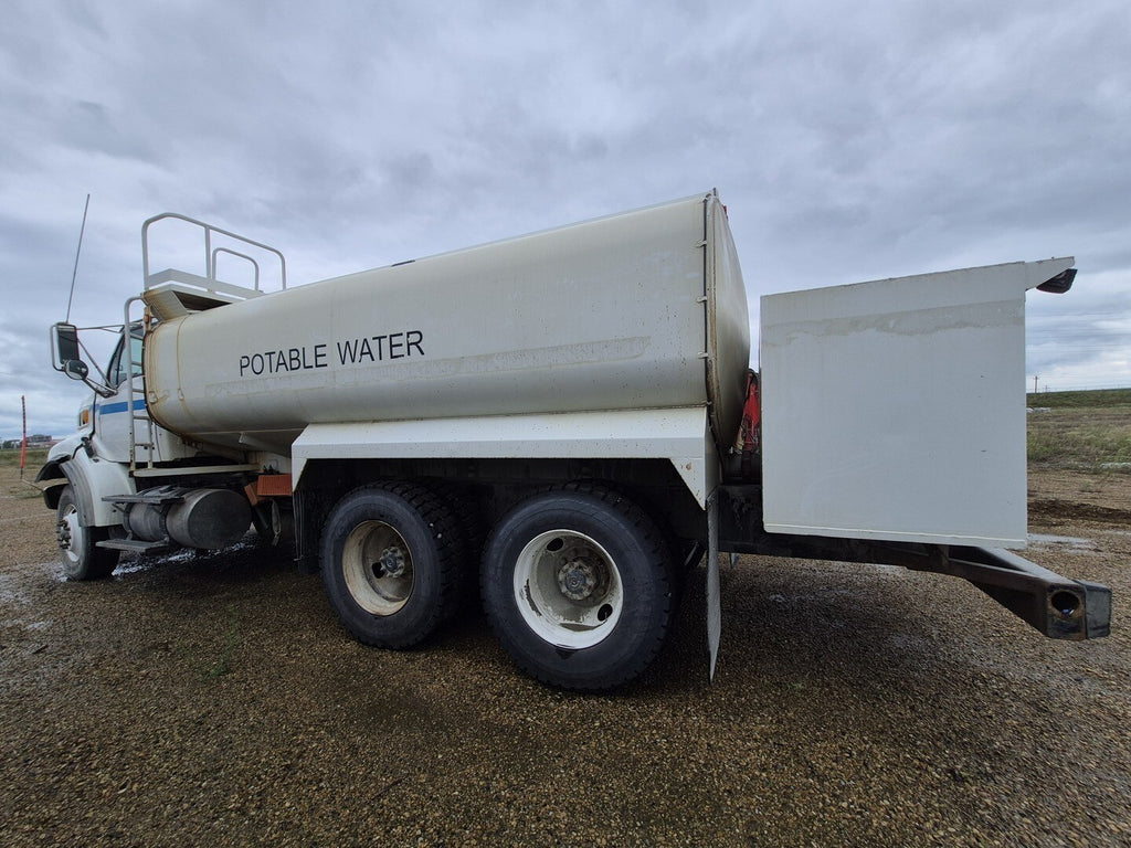 STERLING Water Truck, 25,509km - 2006 STERLING L9500