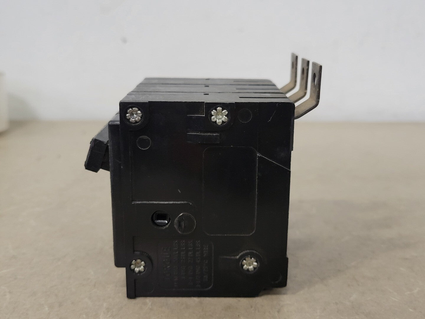 Eaton BAB3030H 3 Pole 30 Amp Type BA Circuit Breaker 240V 30A 3P - NEW Eaton BAB3030H 3 Pole 30 Amp Type BA Circuit Breaker 240V 30A 3P - NEW