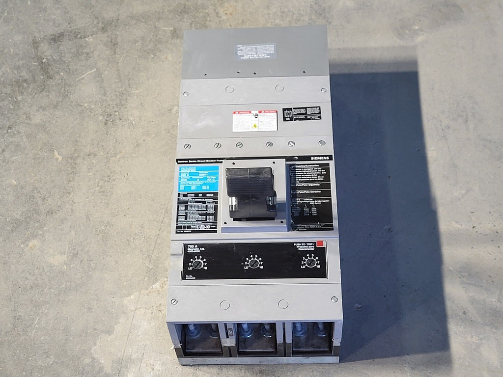 SIEMENS 800 Amp 600 Volts 3 Pole Circuit Breaker MD63F800
