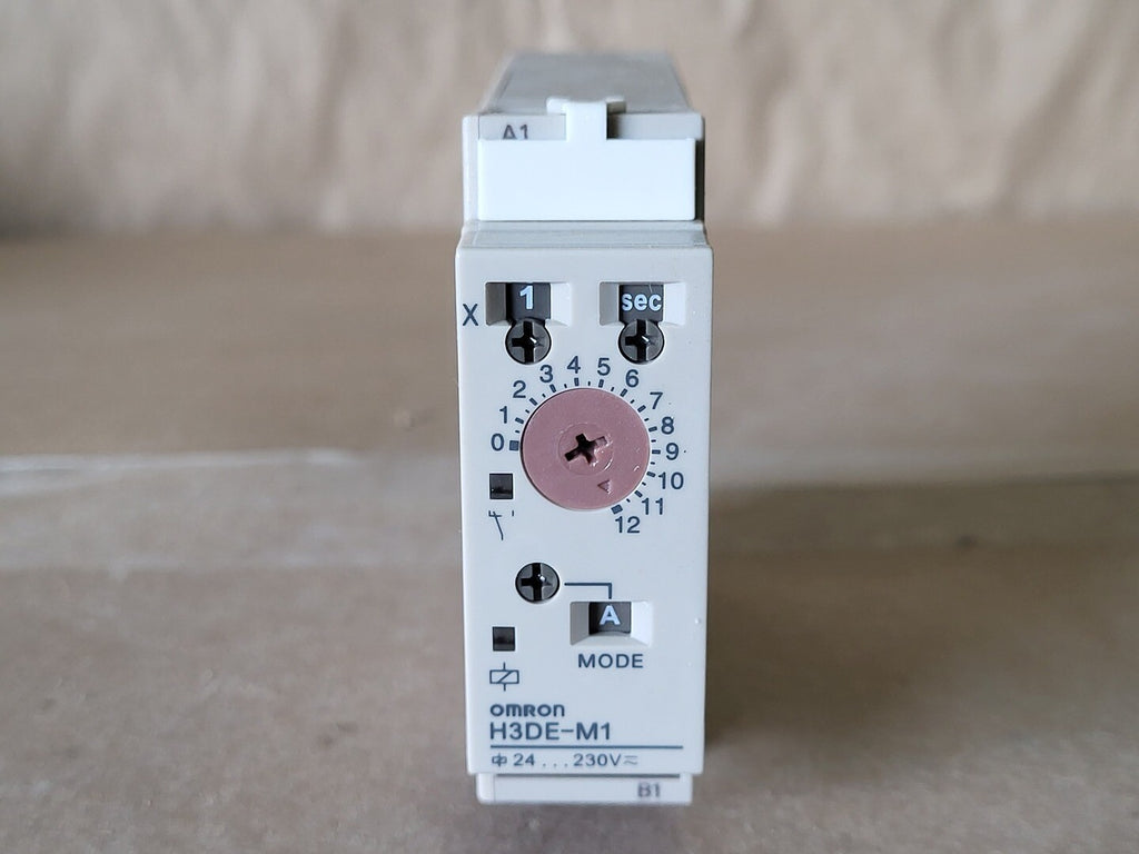 OMRON 5 Amp Time Delay Relay H3DE-M1
