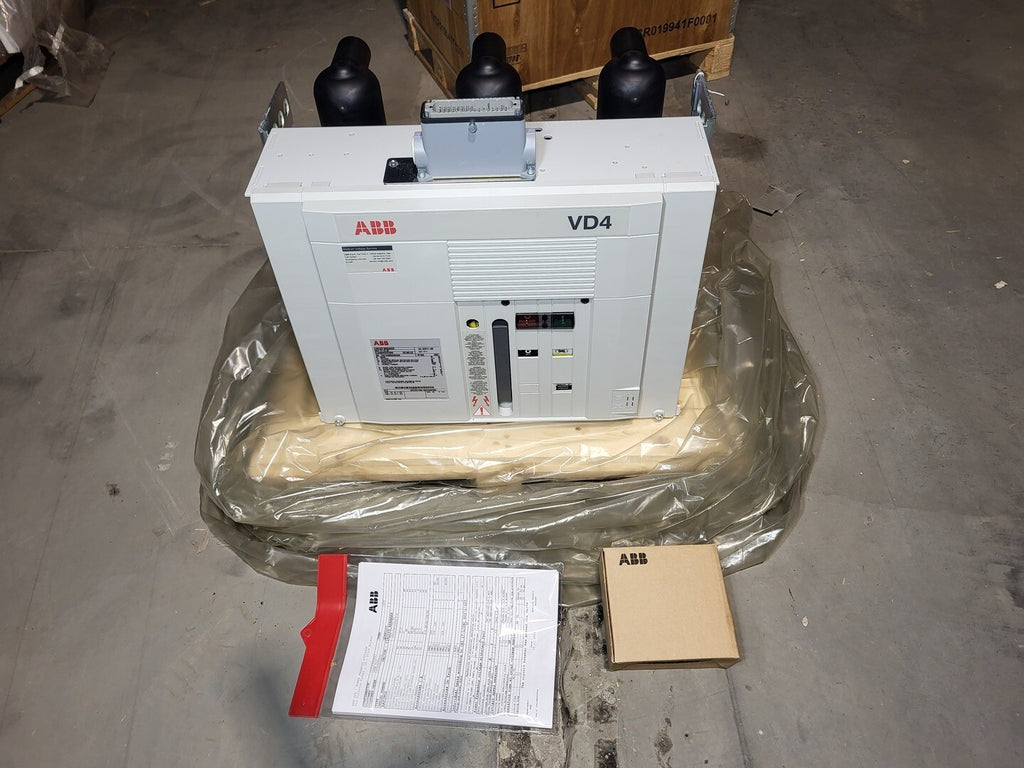 ABB VD4 17.12.32 Vacuum Circuit Breaker 1250A, 17.5kV, 95kV, 31.5kA