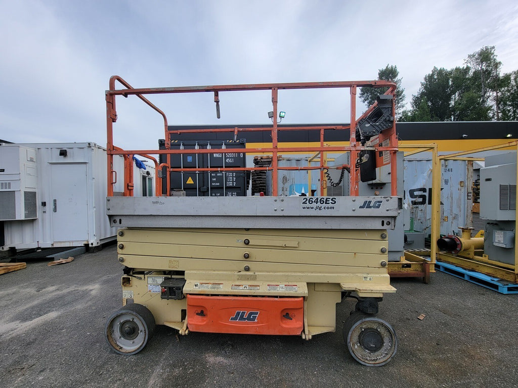 JLG 26 ft Electric Scissor Lift 2646ES