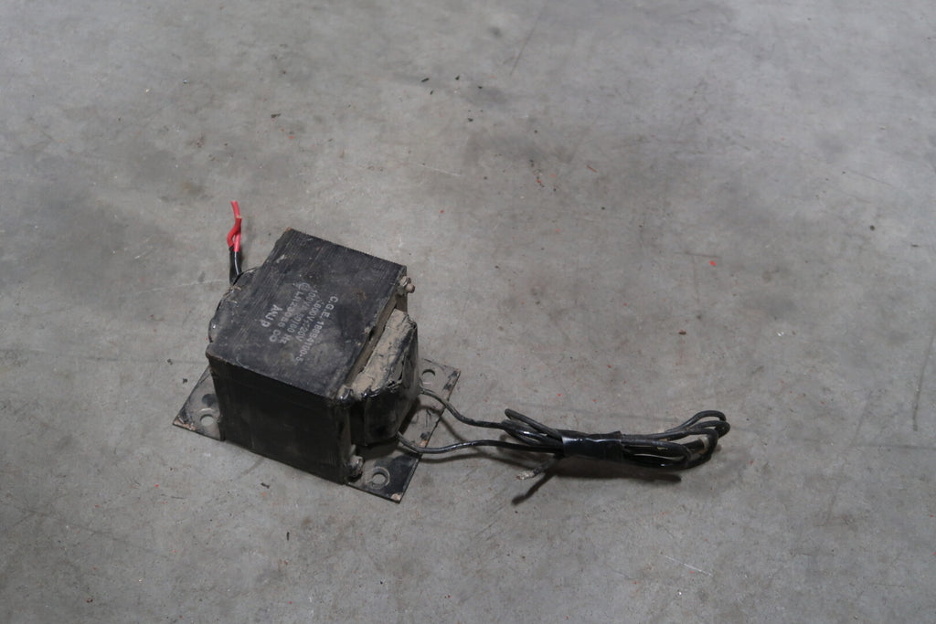 C.G.E 100 VA Control Transformer, 600 pri. volts, 120 sec. volts, 186B4100-5