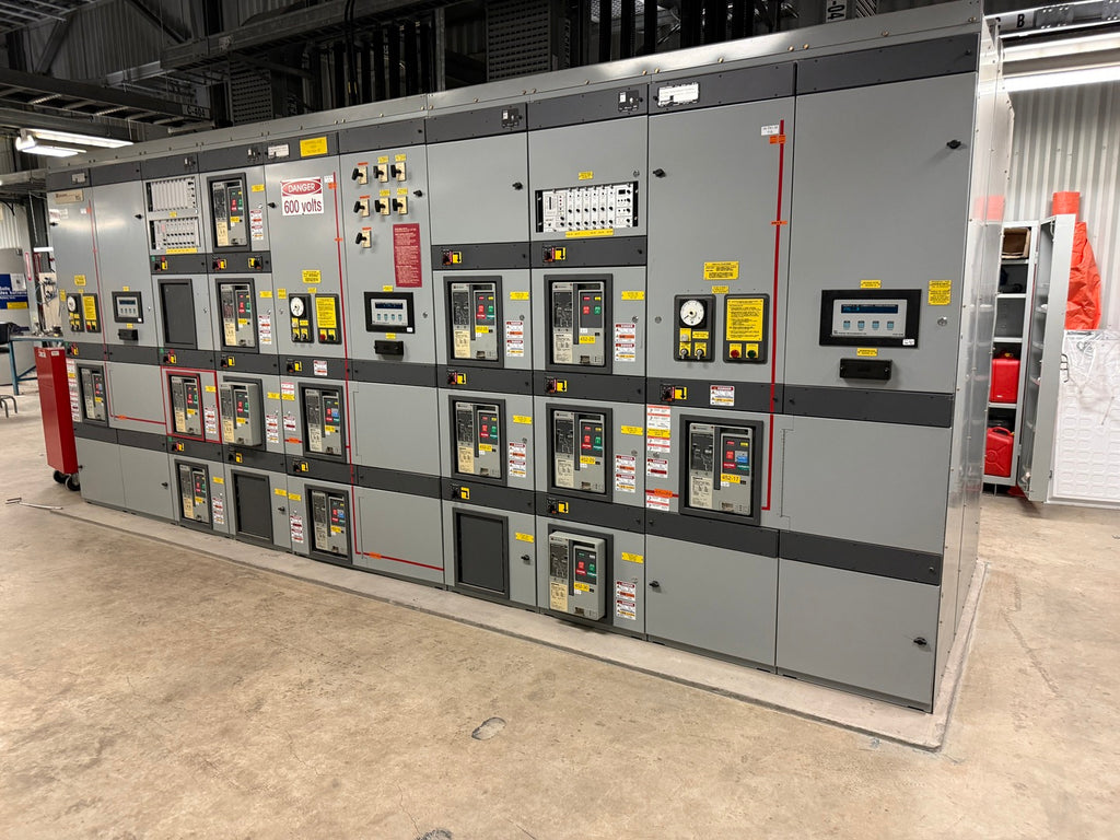 CUTLER-HAMMER Magnum DS Power Distribution Center (PDC) Switchgear 4000 Amp Main 600 Volts