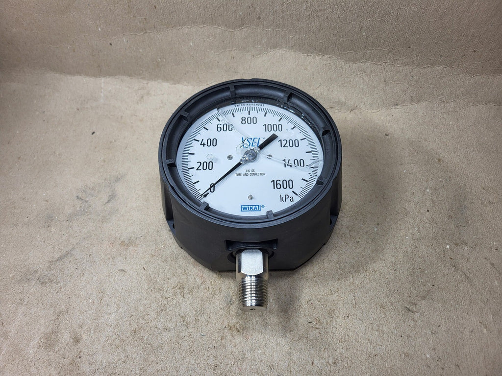 WIKA 4.5", 0 - 1600kPa Pressure Gauge 233.34