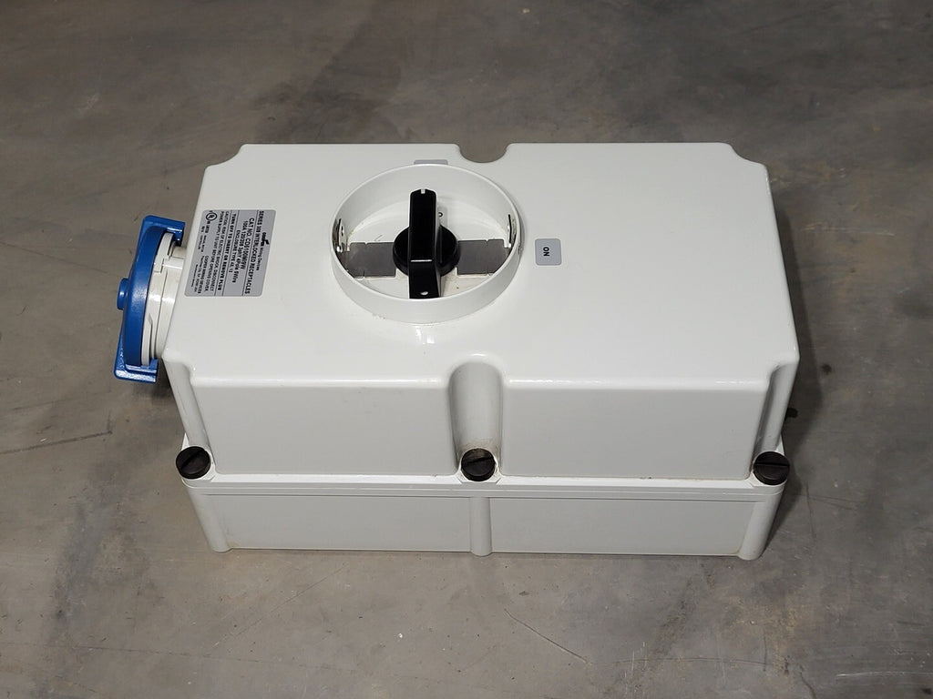 COOPER 100 Amp Watertight Interlocked Receptacle CD5100MI9W