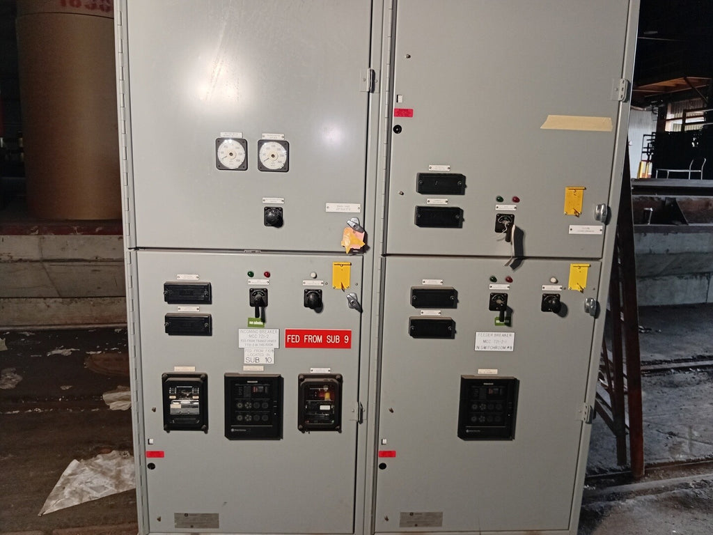 GENERAL ELECTRIC PowerVac Switchgear Unit 2000A, 2.4kV w/ 2 x Breakers & Feeder