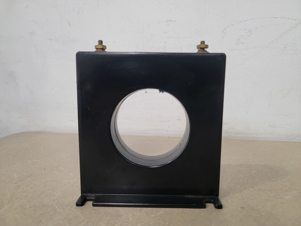 CROMPTON INSTRUMENTS 1000:5 Ratio, 600 V Current Transformer 7SFT-102 (Box of 4)