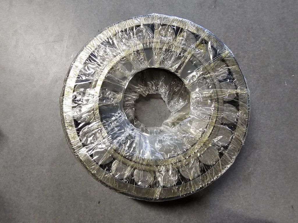 SKF Spherical Roller Bearing 130mm ID x 230mm OD x 64mm W, ,22226 EK