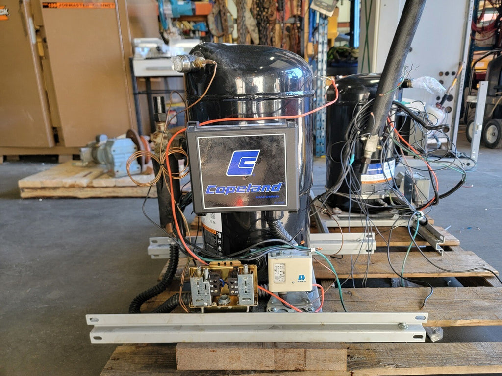 COPELAND 125,000 BTUH Scroll Compressor ZR12M3E-TWD-961, w/ Pressure Switch