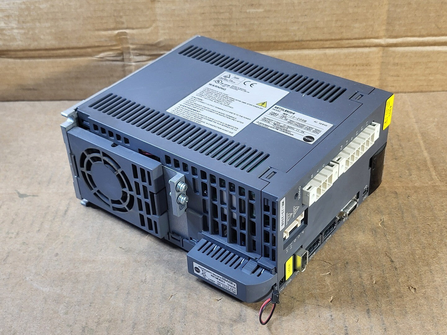 MITSUBISHI MR J3 200B Ac Servo Sürücü İkinci El Servo Motor MITSUBISHI MR J3 200B Ac Servo Sürücü İkinci El Servo Motor