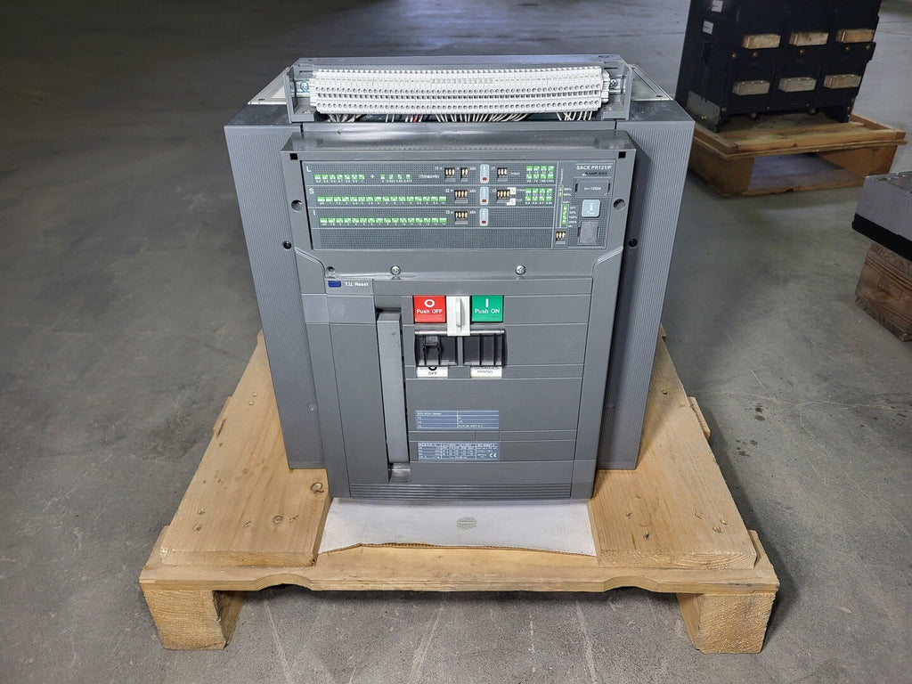ABB 1250 Amp, 3 Pole, 690 Volt Circuit Breaker E3 S 1250