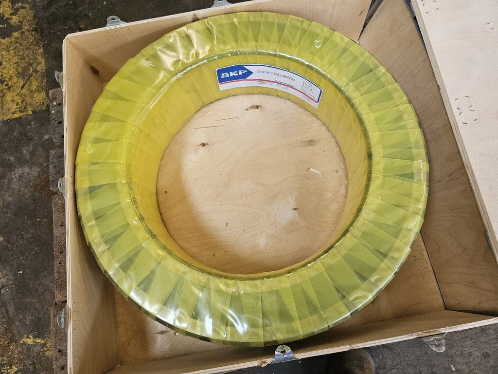 SKF Spherical Roller Bearing 380mm ID x 560mm OD x 135mm W, 23076 CC/C08W33