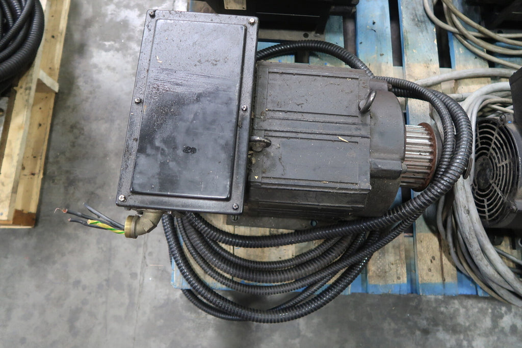 YASKAWA 5.5/.3.7 kW, 200 volts, 500/6000 rpm Spindle Motor UAASKB-06CA3