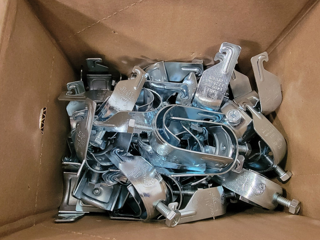 THOMAS & BETTS 1-1/4" EMT/Rigid Cobra Pipe Clamp CPC125 (Box of 50)