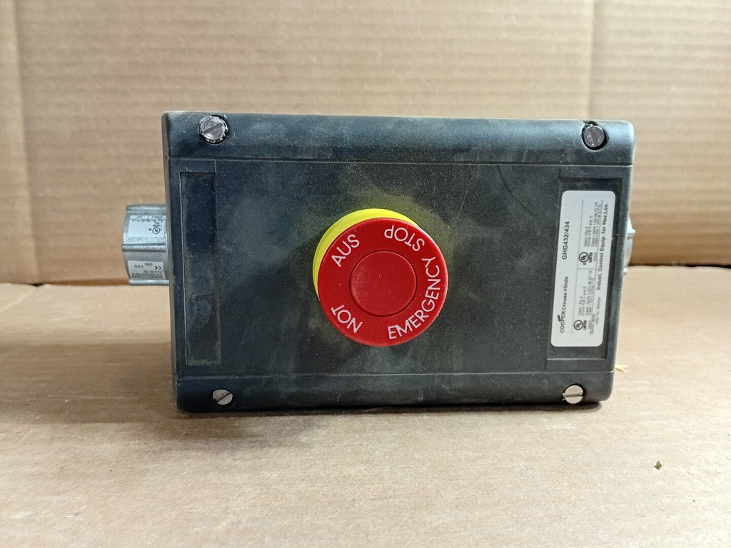 COOPER Non-metallic Control Station GHG432 SGT551211/2626