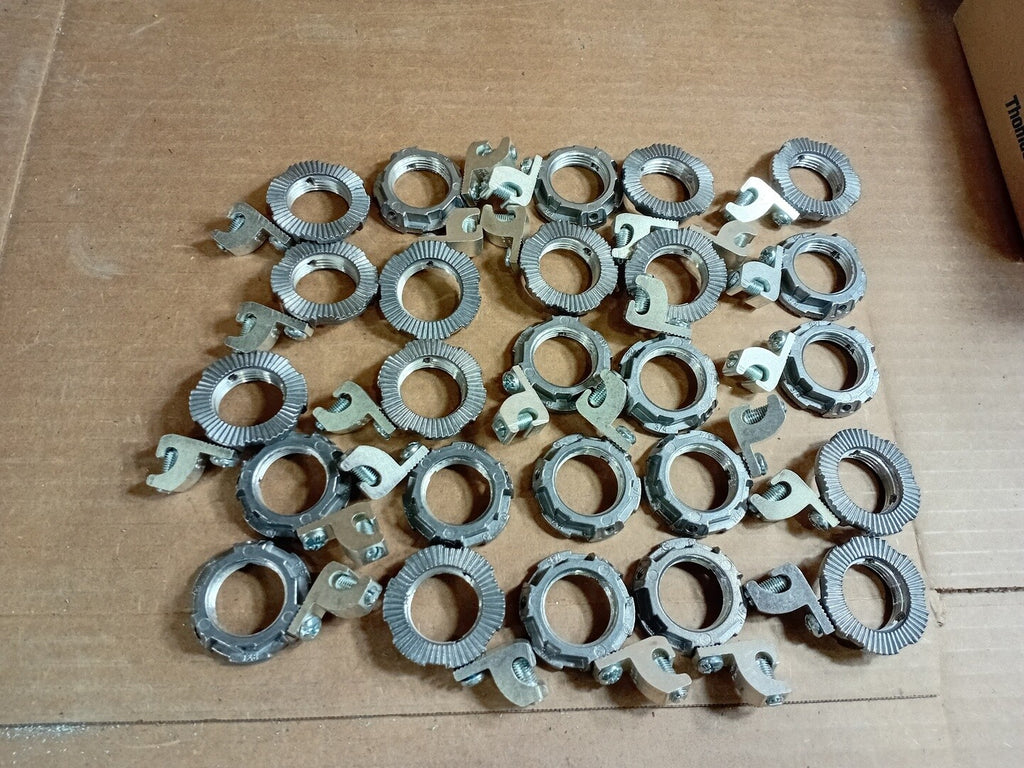 THOMAS & BETTS 3/4" Bond Star Grounding Locknut L075GRL (Box of 25)