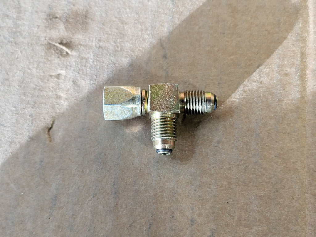 KOMATSU Tubing Tee for Radiator Shut WB0381