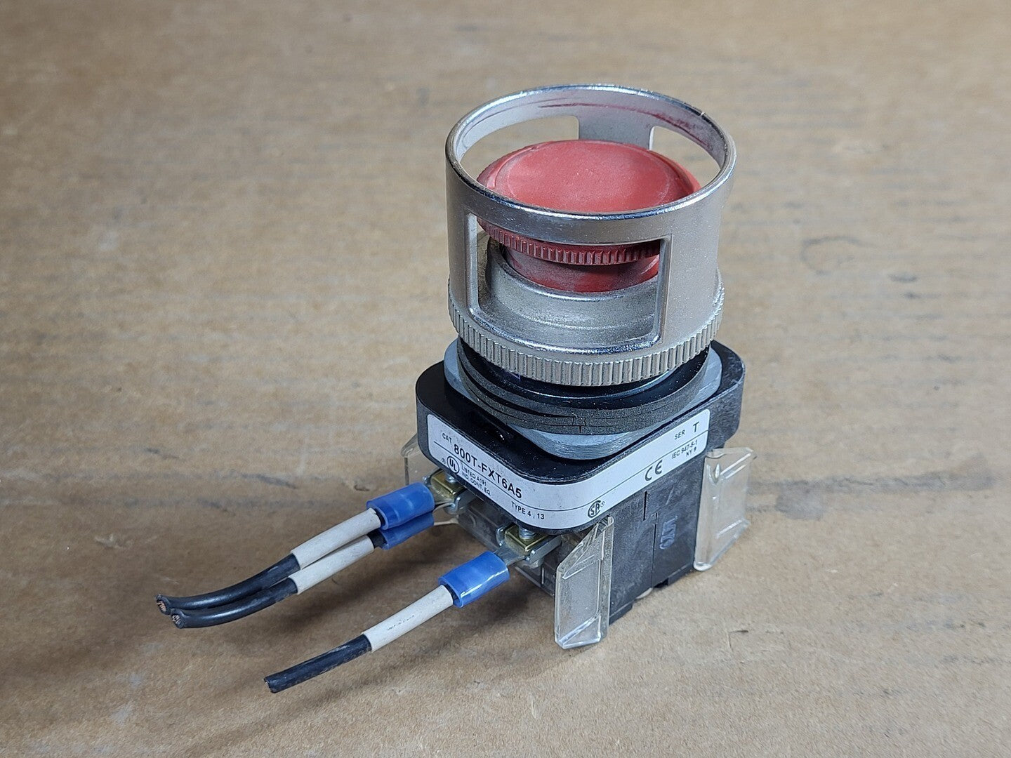 ALLEN-BRADLEY Push-Pull Button Device 800T-FXT6A5