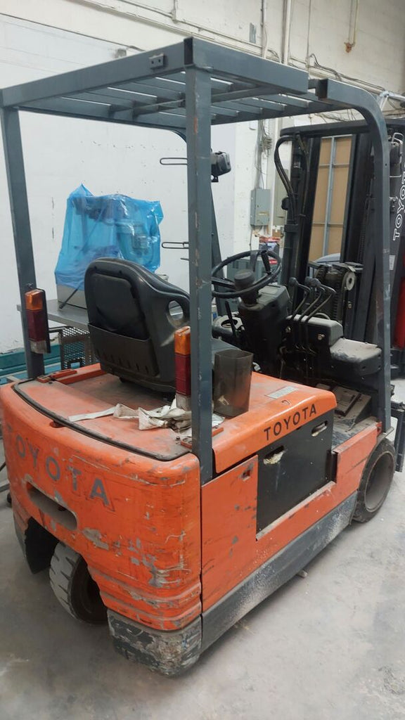 TOYOTA 3000 lbs Electric Forklift 5FBEC15
