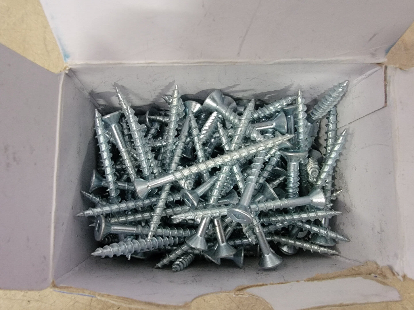 ROBERTSON Flat Head Aster Lo-Root Screw Size 8 x 2