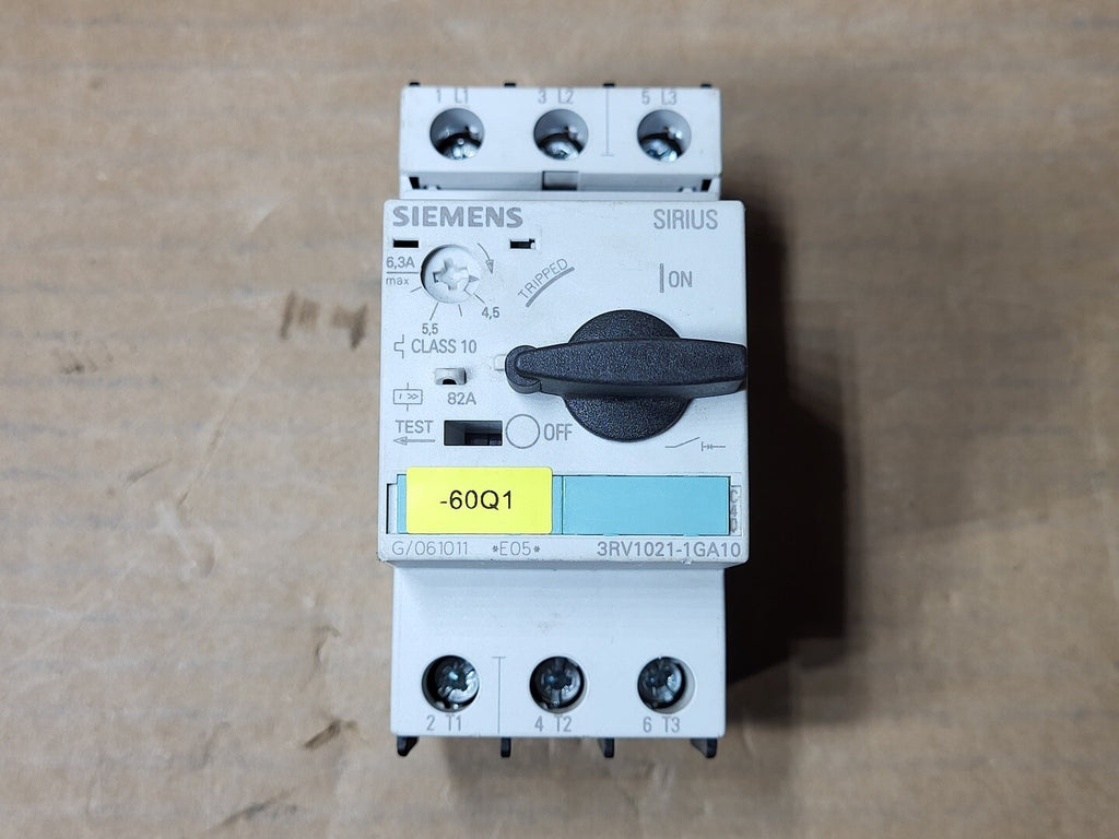 SIEMENS 4.5-6.3 Amp, 3 Pole, 690 Volt Circuit Breaker 3RV1021-1GA10