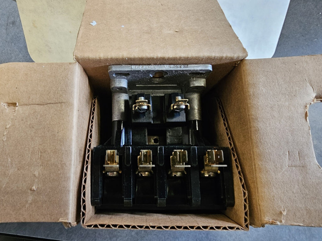 GENERAL ELECTRIC 30 Amp, 4 Poles, 120V Coil, Definite Purpose Contactor CR353AC4AA1