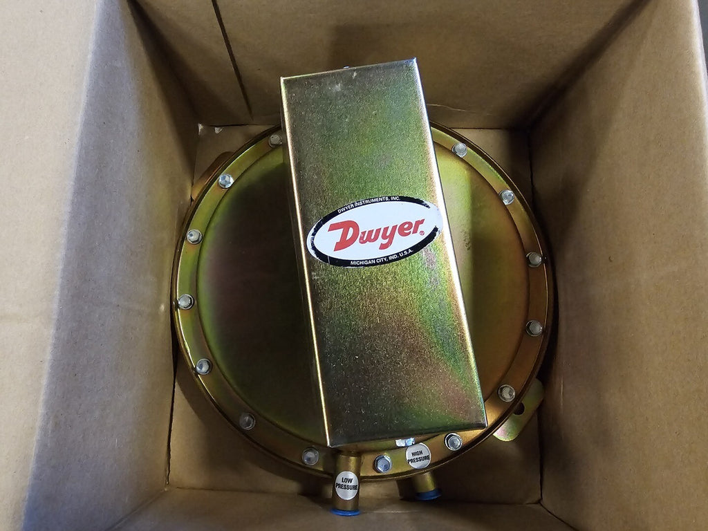 DWYER INSTRUMENTS Dual Differential Pressure Switch, 0.15 - 1.5" wc, 1627-1