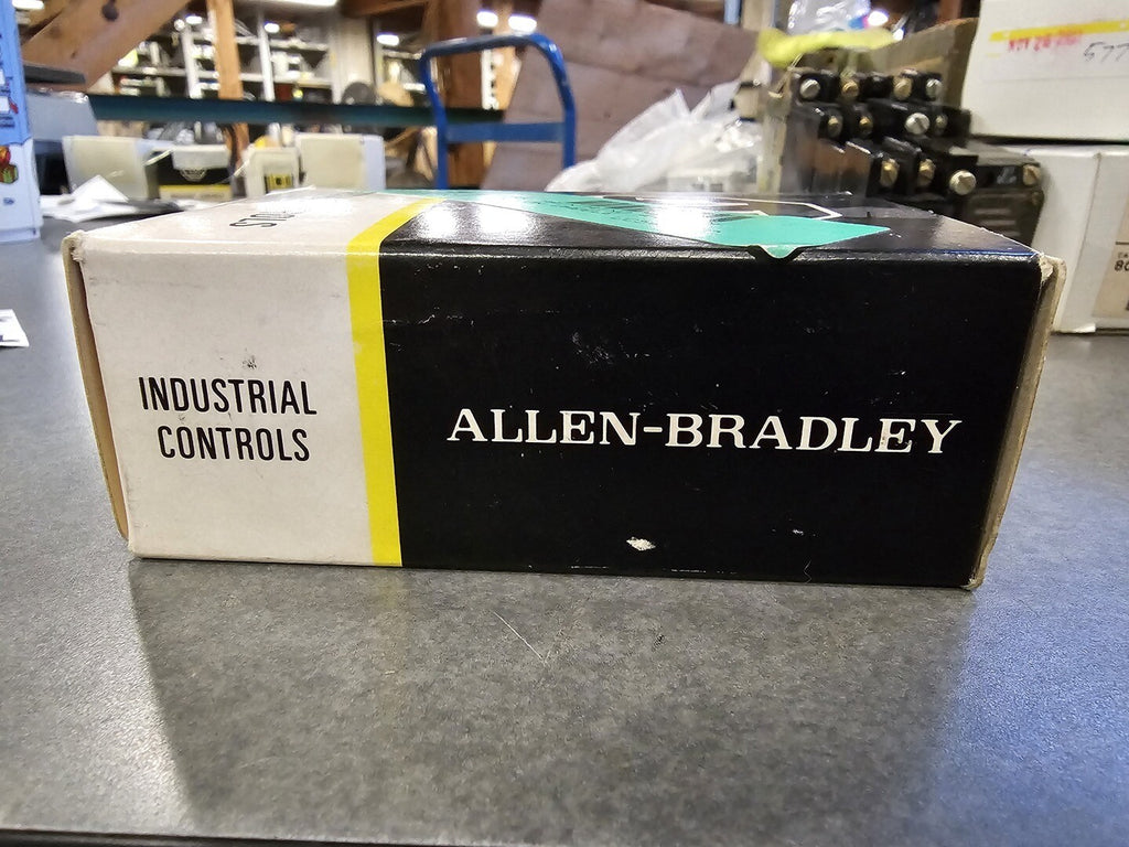 ALLEN-BRADLEY Oiltight Limit Switch NEMA A600, 10A, 600VAC, 802T-AM