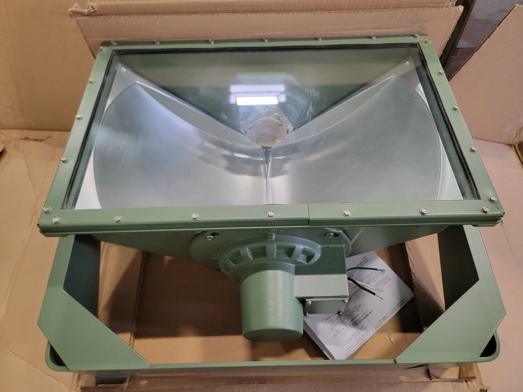 PHOENIX PRODUCTS COMPANY INC. 1000 Watt Metal Halide Floodlight 1680708