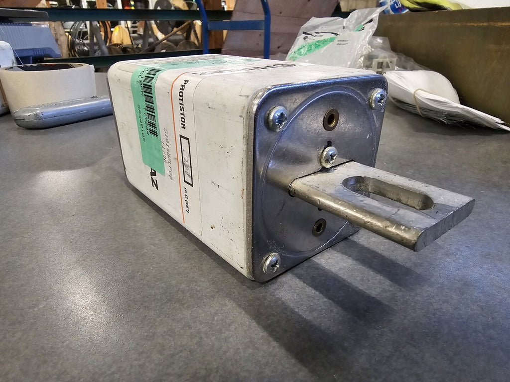 FERRAZ 630 Amp 750 VDC Fuse D075RB630K3KA