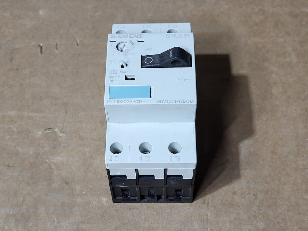 SIEMENS 5.5-8.0 Amp, 3 Pole, 690 Volt Circuit Breaker 3RV1011-1HA10