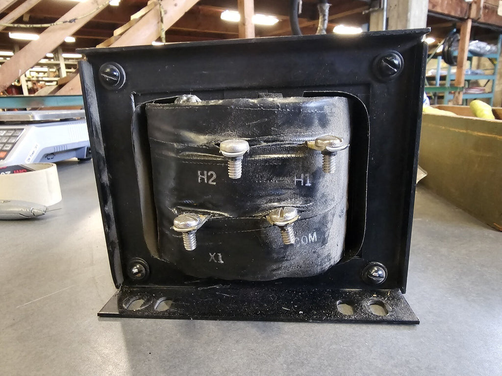 HAMMOND MANUFACTURING 6000VA Autotransformer 575/546 Pri. Volts, 300 Sec. Volts 135667