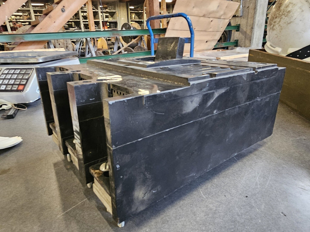 GENERAL ELECTRIC 300 Amp 600 Volts 3 Pole Circuit Breaker TJK436F000