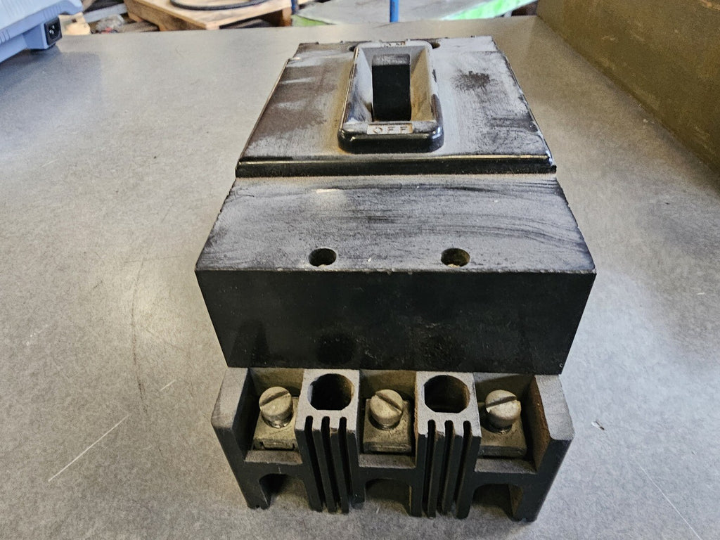 FEDERAL PIONEER 15 Amp 600 Volts 3 Pole Circuit Breaker HF631015