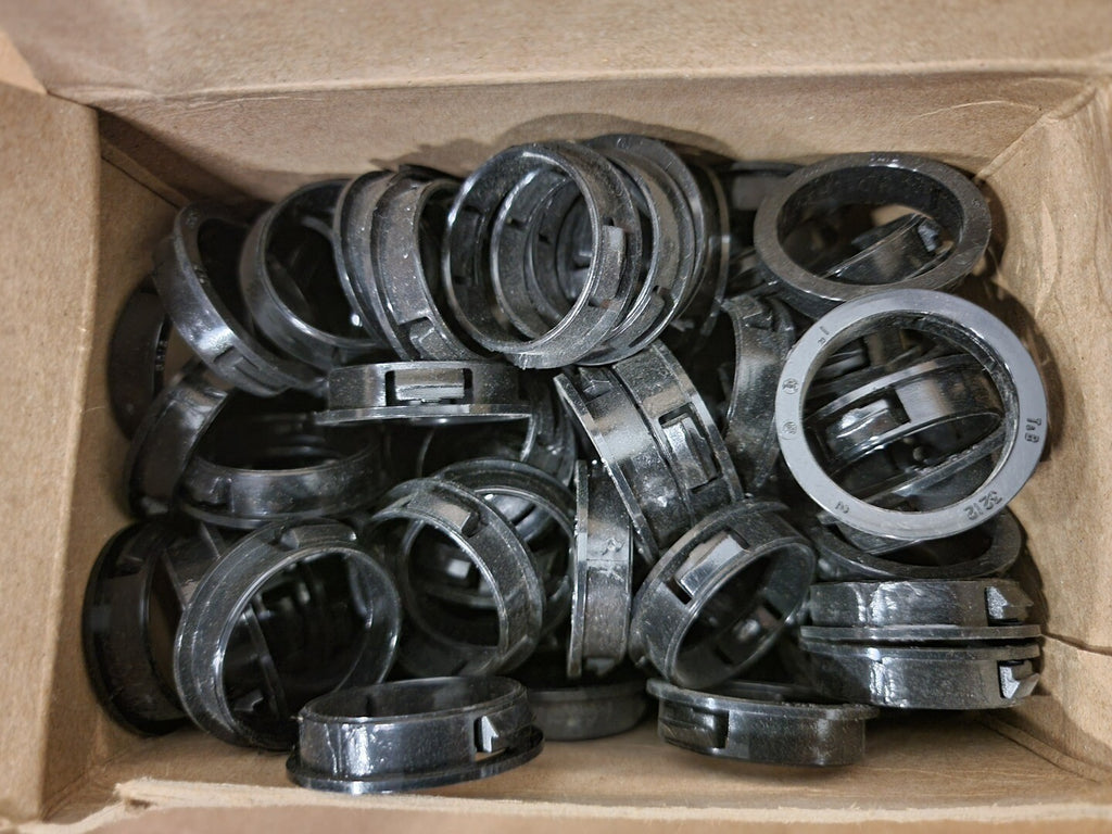 THOMAS & BETTS 1" Non-Metallic Knockout Bushing 3212 (Box of 100)