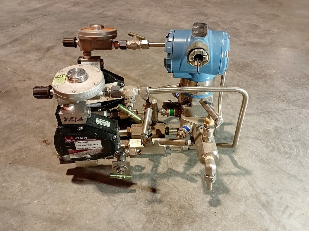 ROSEMOUNT Coplanar Differential Pressure Transmitter 3051CD2A52A1AC w/ Flowmeters