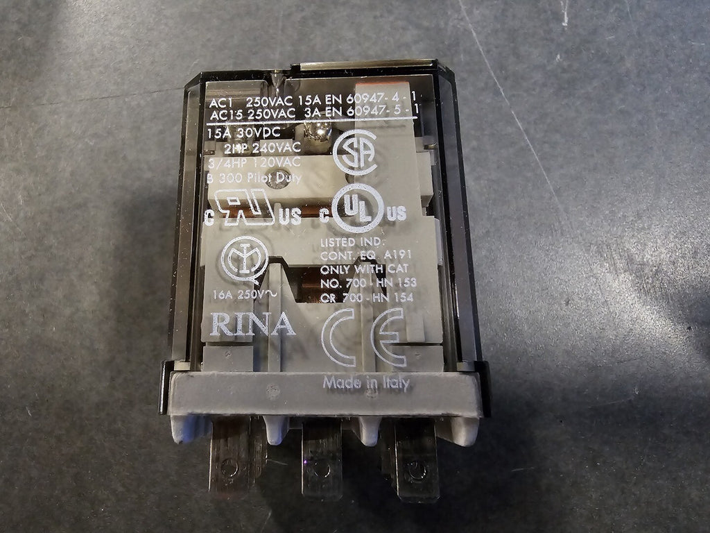 ALLEN-BRADLEY 15 Amp Tall Square Base Relay 700-HB33A1
